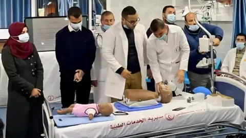 First Cohort of Learners Evacuated from the Gaza Strip to Study in the UK