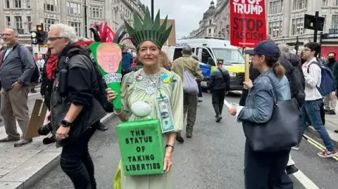 Thousands Protesters Assemble in Downtown London to Oppose President Trump's Return Diplomatic Journey