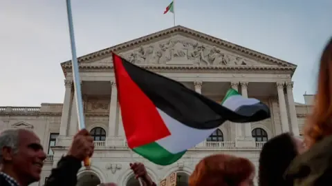 Portugal declares it will acknowledge a state of Palestine.